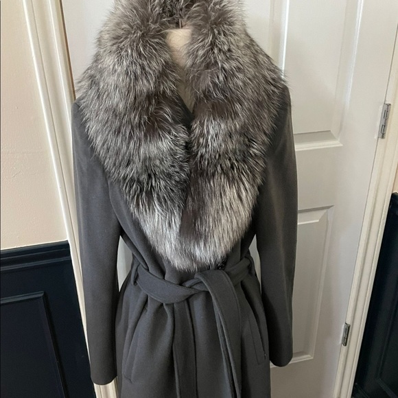 Elie Tahari Women's Sasha Wool Wrap Coat with Real Fur Collar like new Xlarge - Picture 7 of 16